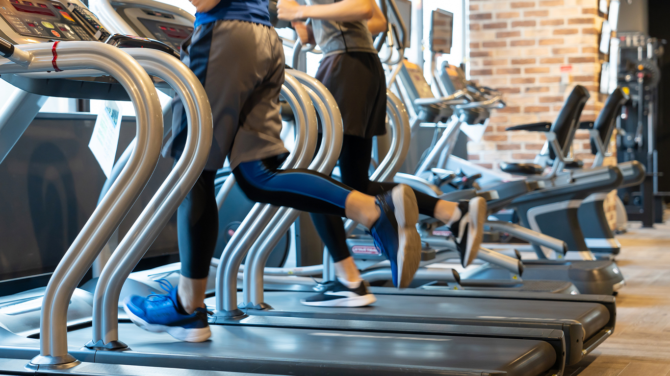 フィットネスジムでの運動や筋トレにもバランス補正インソール、ニュートラモーションが効果を発揮します。